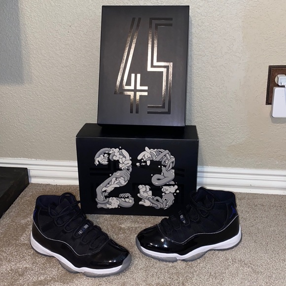 SIZE-7.5 Space Jams- Jordans. Barely Worn. - Picture 1 of 5